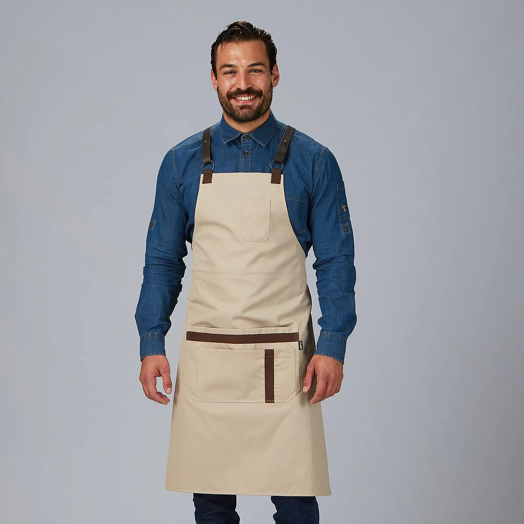 DELANTAL PETO HERRAJES EN PIEL 88X74 CM Beige